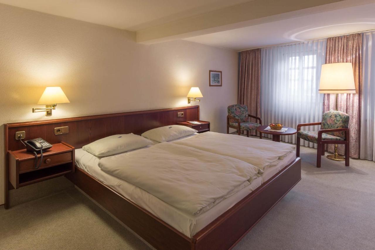 Hotel Altdeutsche Weinstuben Freyburg Extérieur photo