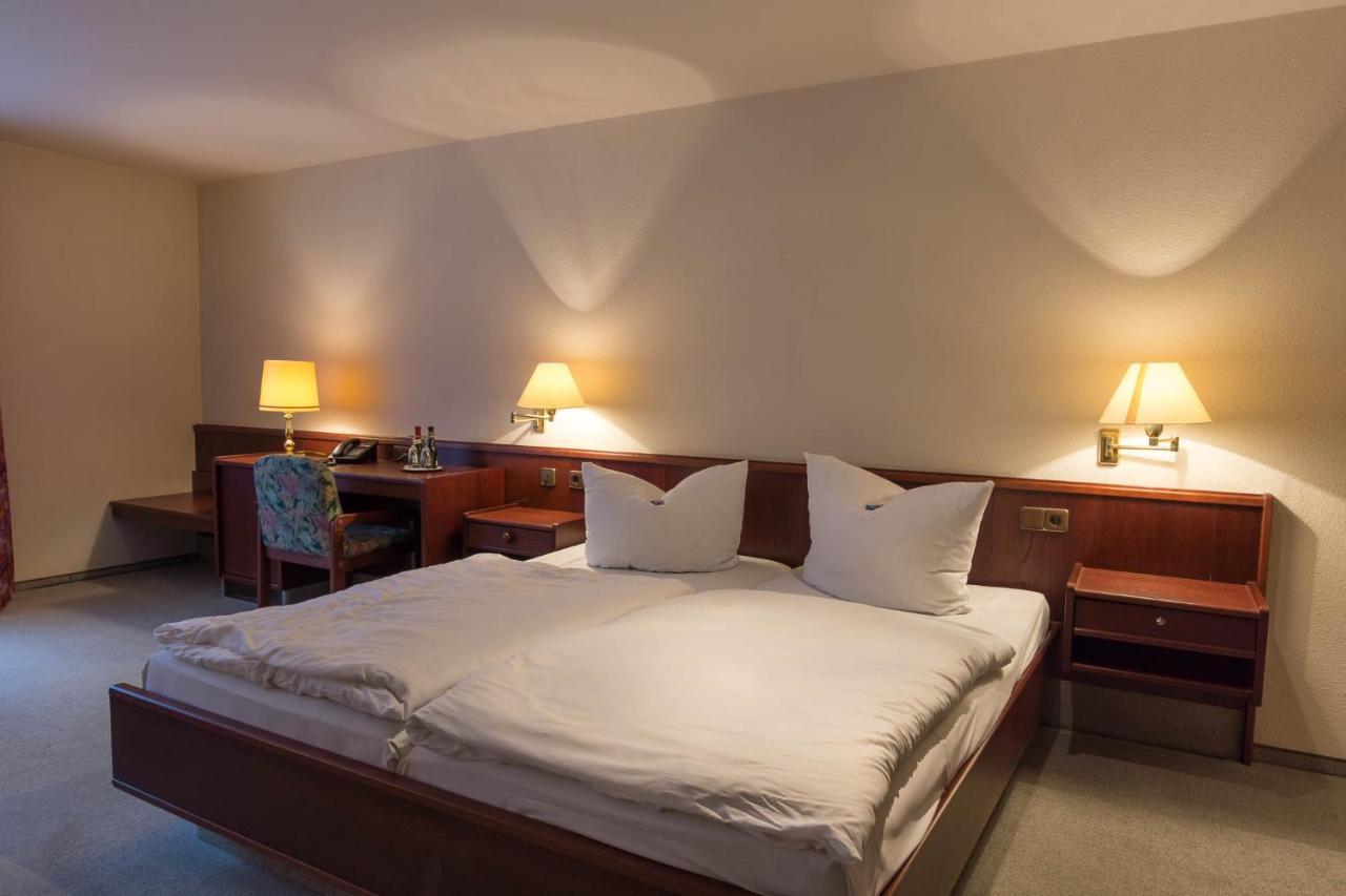 Hotel Altdeutsche Weinstuben Freyburg Extérieur photo