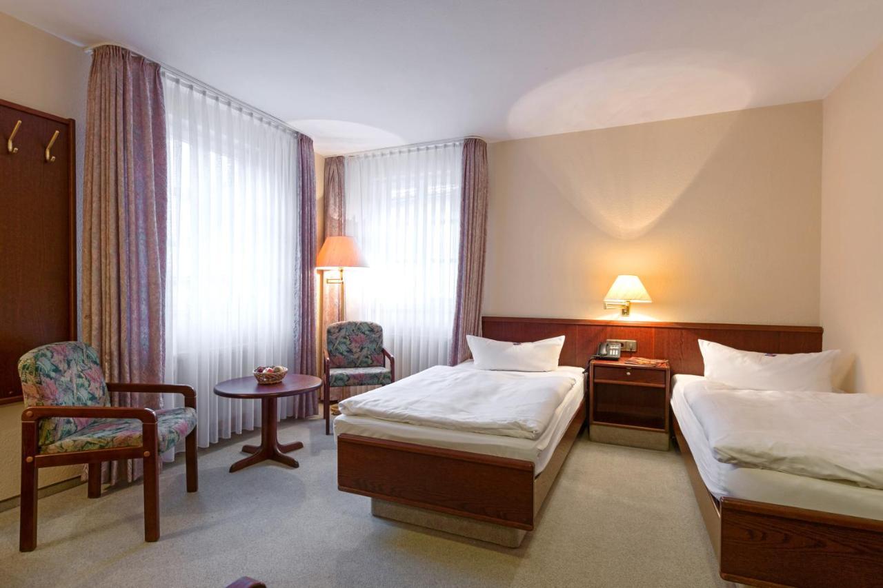Hotel Altdeutsche Weinstuben Freyburg Extérieur photo